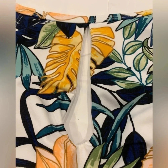 ELLEN Tracy One Piece Tummy Control Swimsuit Size 12 - Picture 3 of 5